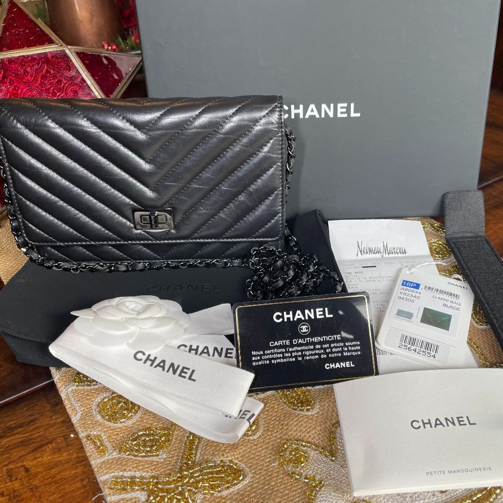 ***SOLD****Chanel Classic Flap Reissue 2.55 So Black Chevron Wallet On Chain WOC